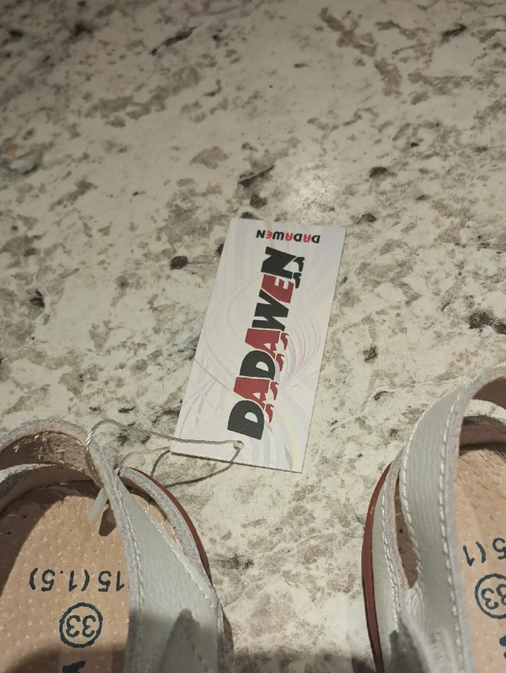 NWT! Dadawen Kids White Leather Sandals with Velcro Strap SIZE 33(1.5US)